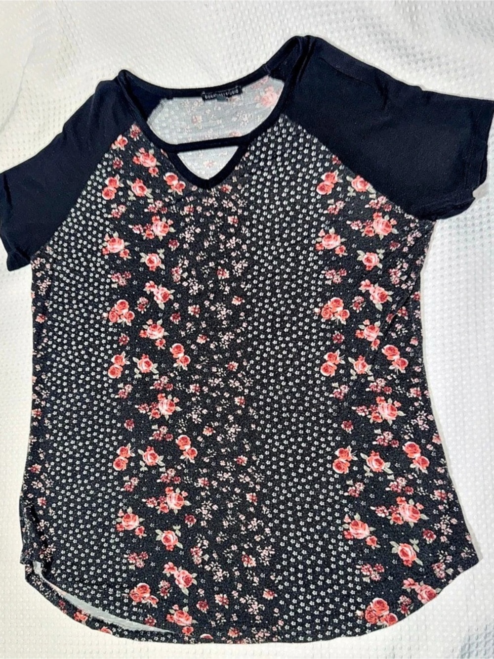 Signature Studio Floral Short Sleeve Top in Black Size large used
